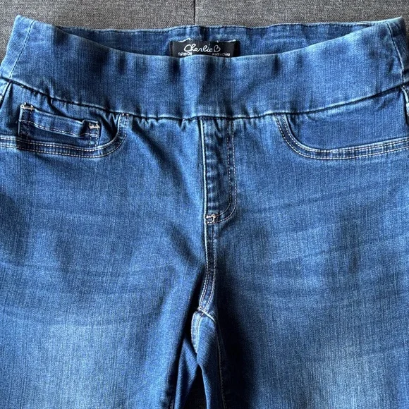 EUC Jeggings with Cute Bow Ankles - Picture 3 of 6